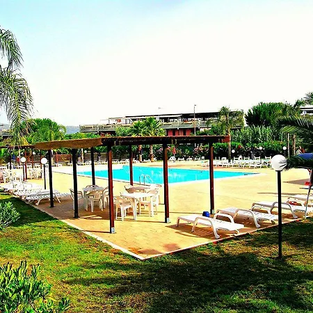 Fondachello Village Hotel 3*