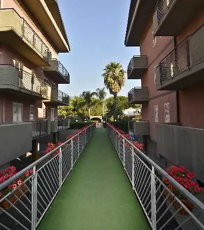 Fondachello Village Hotel 3*