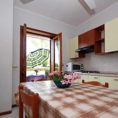Hotel Fondachello Village 3*