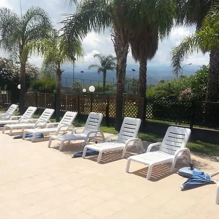 Fondachello Village Hotel 3*